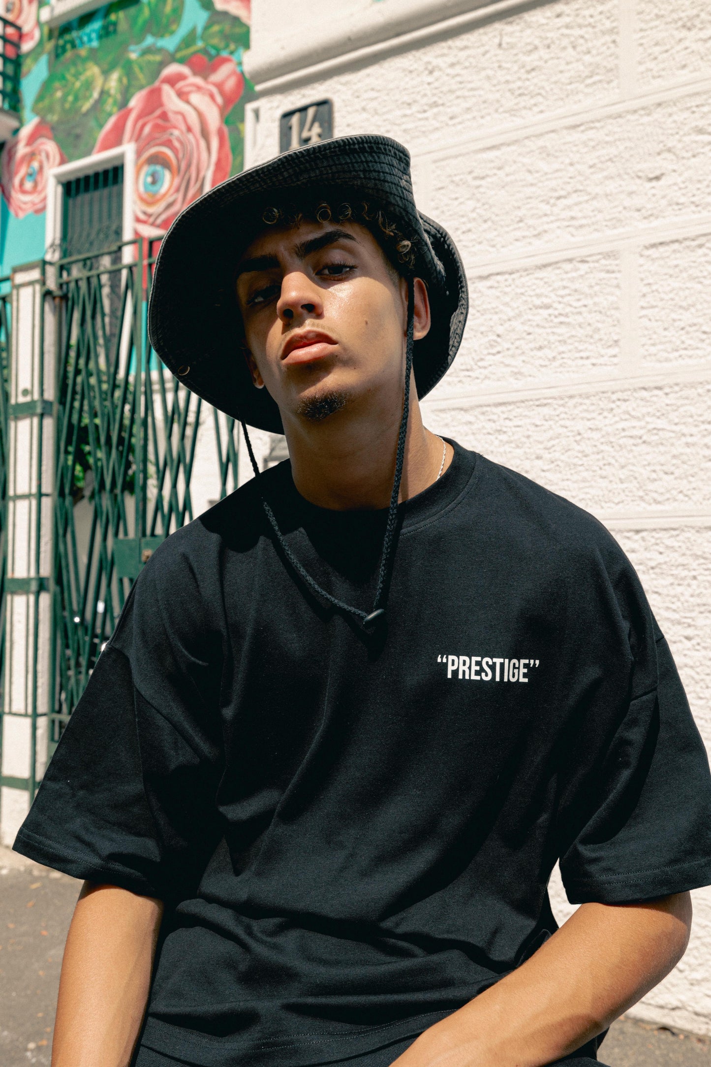 OVERSIZED CROP FIT T-SHIRT "PRÈSTIGE"