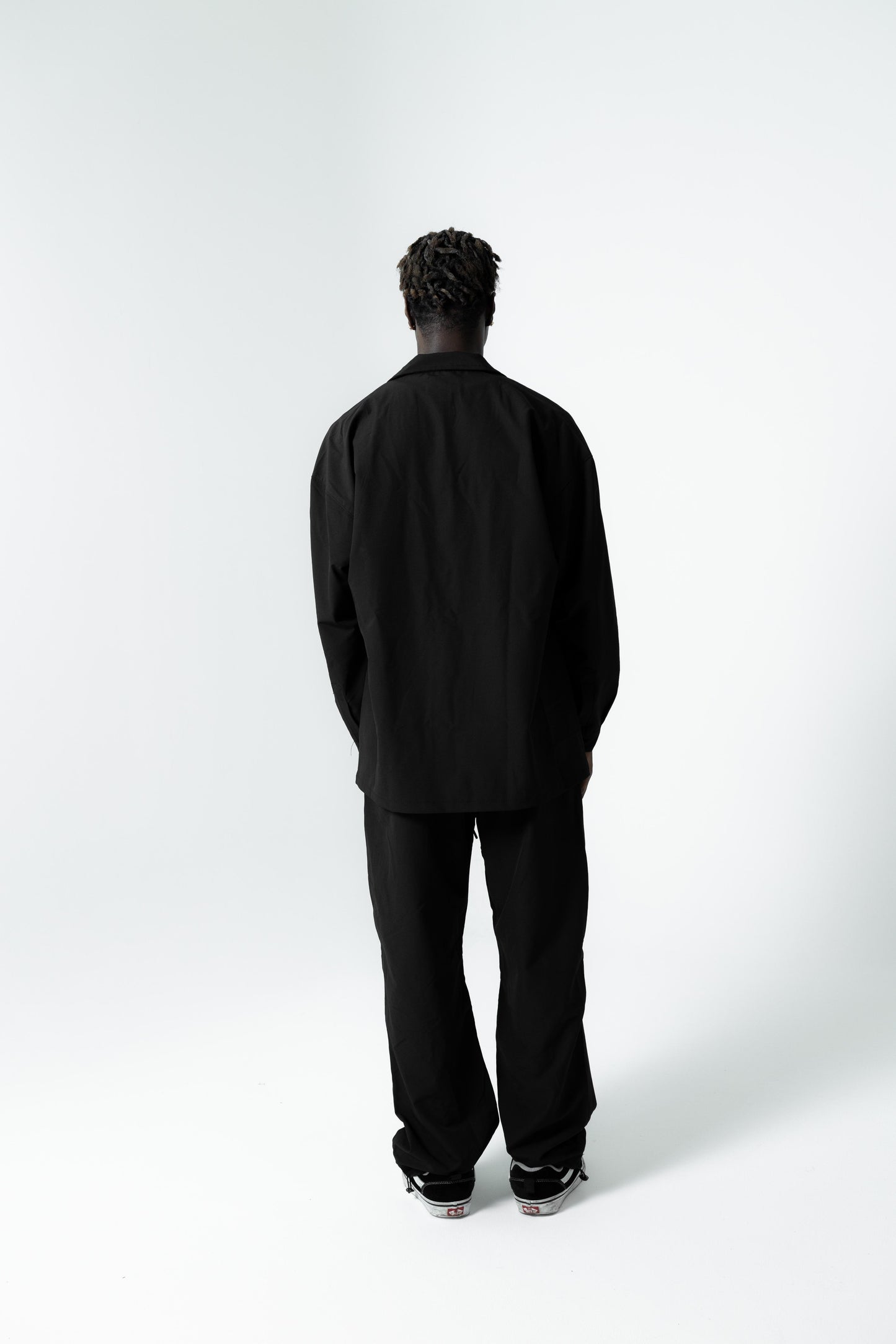 ZIP BLACK OVERSHIRT